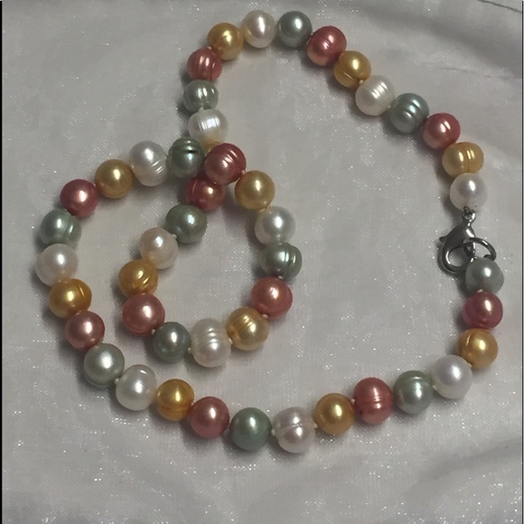 Jewelry - SALE✂️ PEARLS TRICOLOR NECKLACE🌸